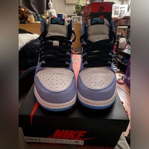Jordan 1 university Blue